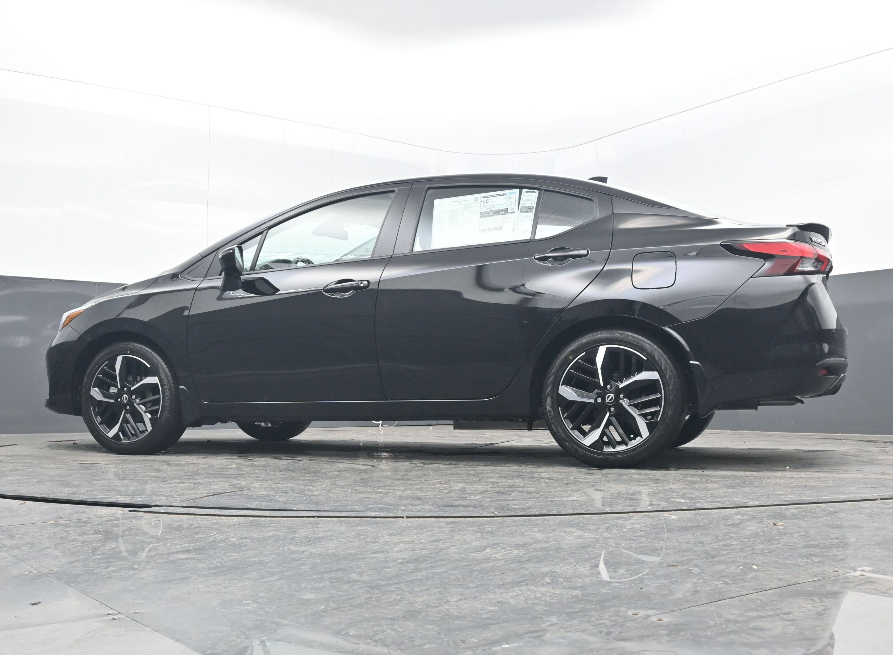 New 2025 Nissan Versa SR image 26