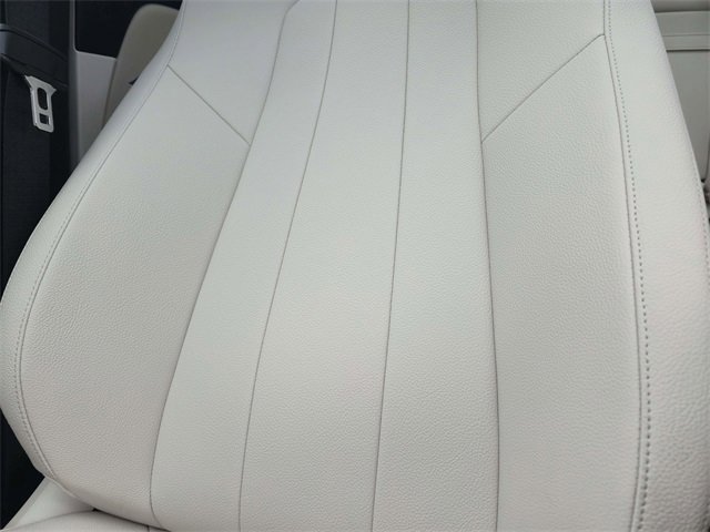 Certified 2025 Mercedes-Benz GLB 250 image 28