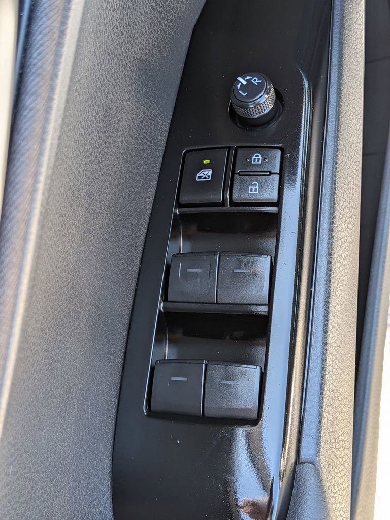 Used 2025 Toyota Camry LE image 12