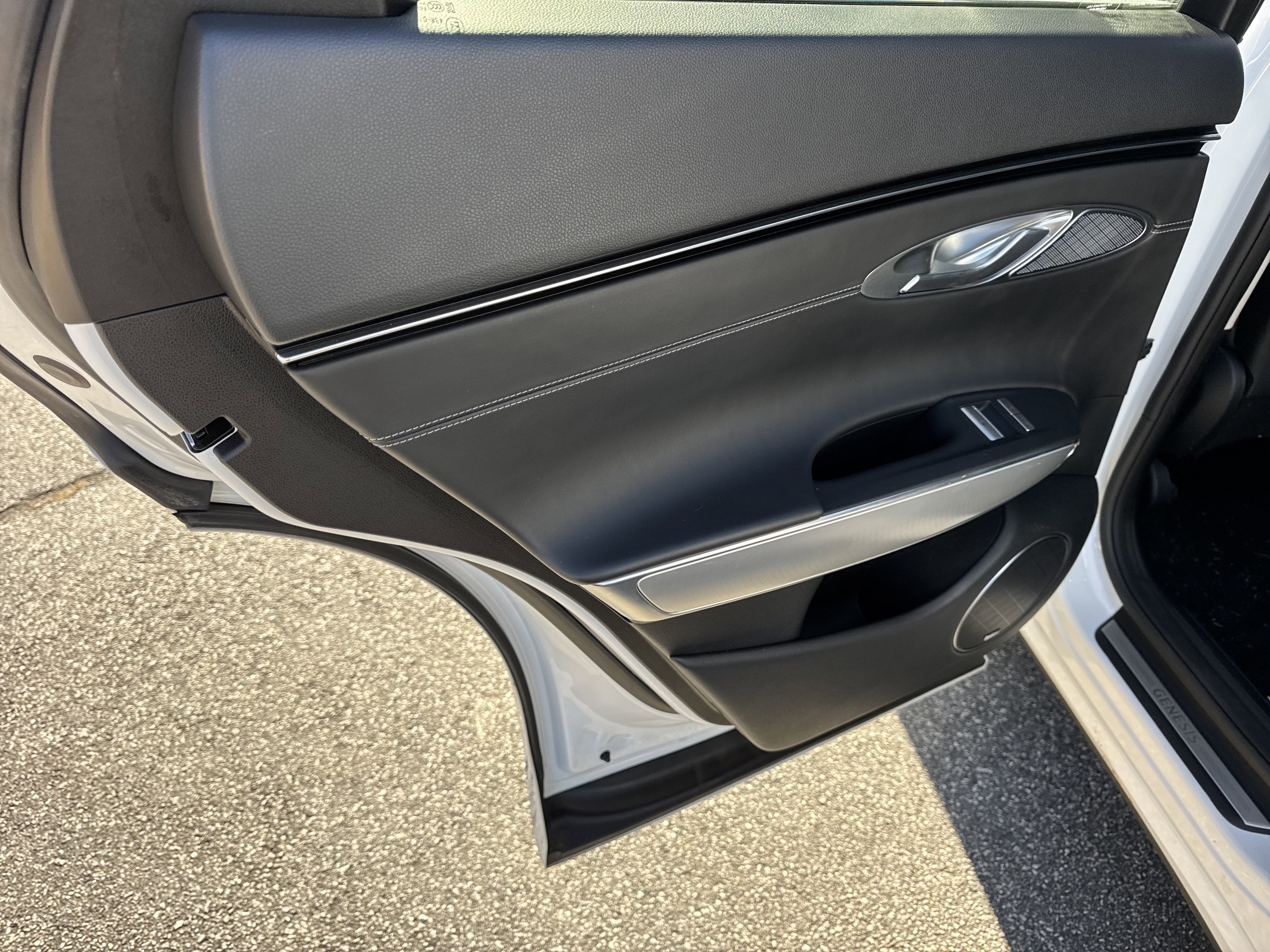 Used 2022 Genesis GV70 2.5T w/ Select Package image 21