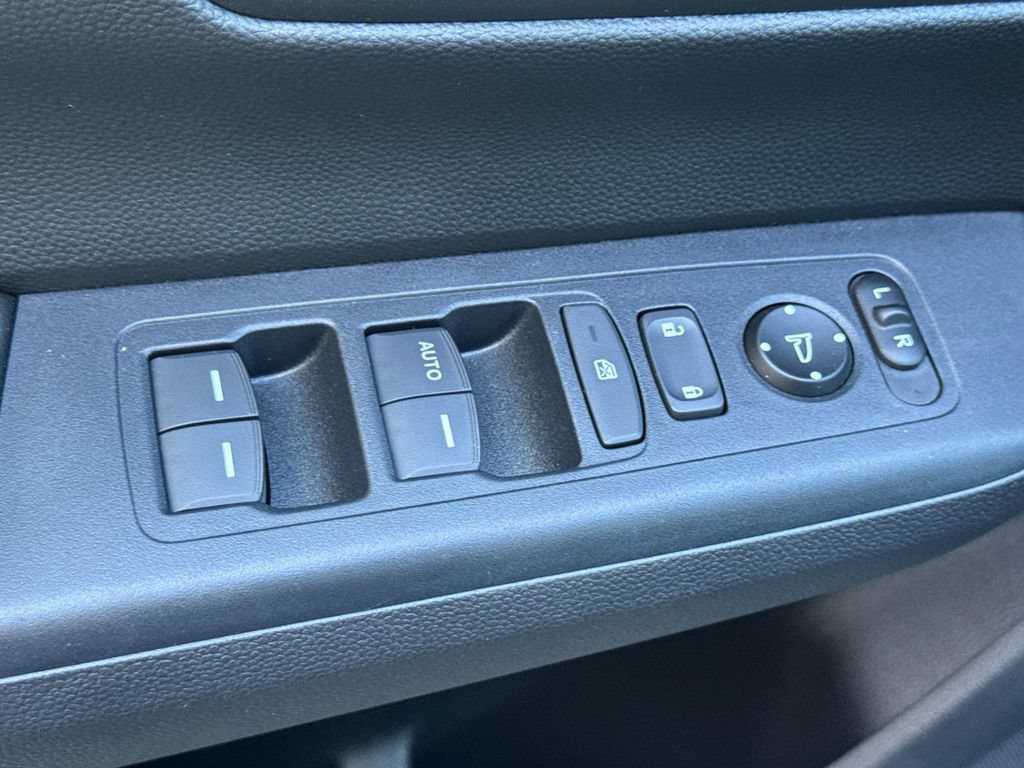 Used 2025 Honda CR-V LX image 13