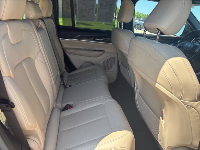 Used 2023 Jeep Grand Cherokee Limited w/ Luxury Tech Group II AWD/4WD image 26