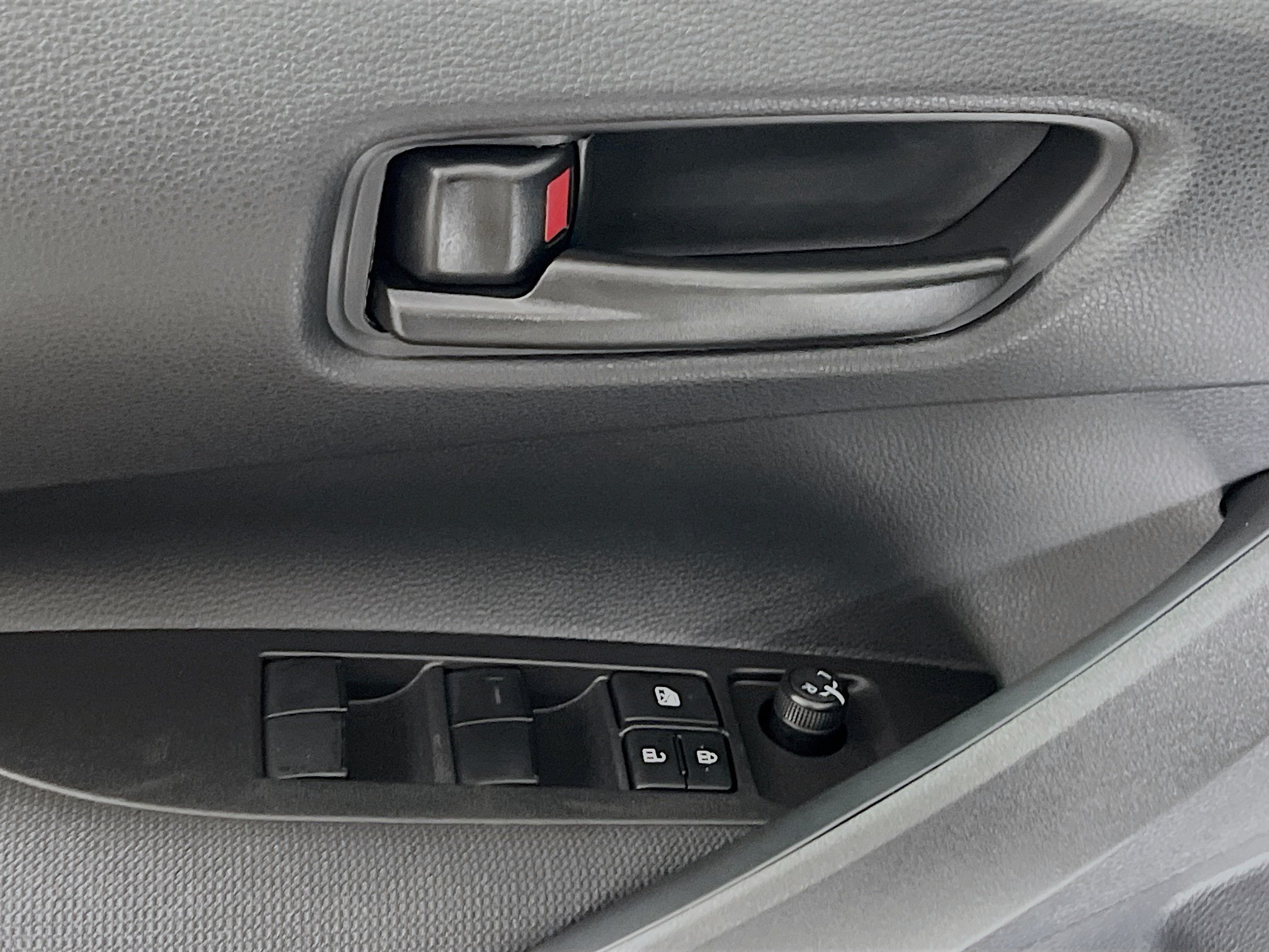 Used 2025 Toyota Corolla LE FWD image 17