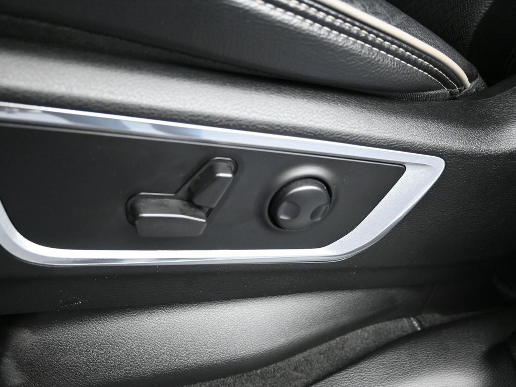 Used 2023 RAM 1500 Laramie image 11