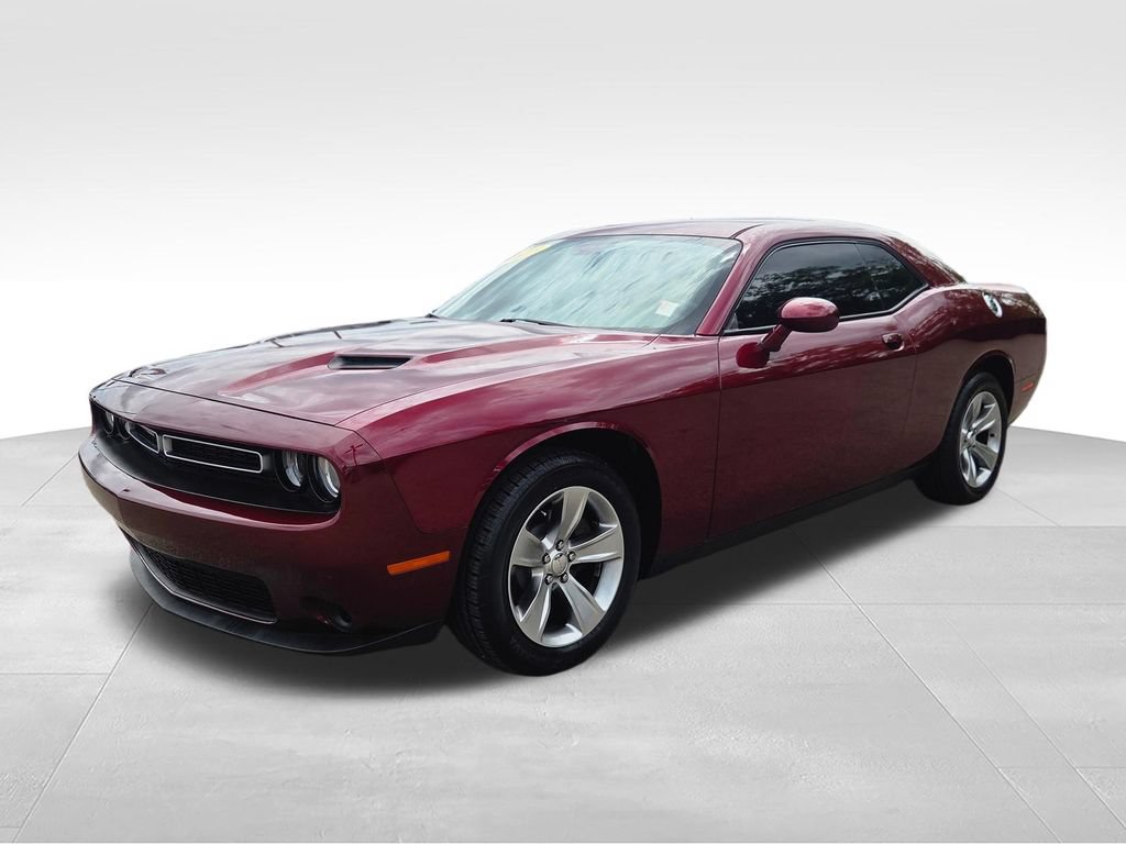 Used 2018 Dodge Challenger SXT RWD image 3