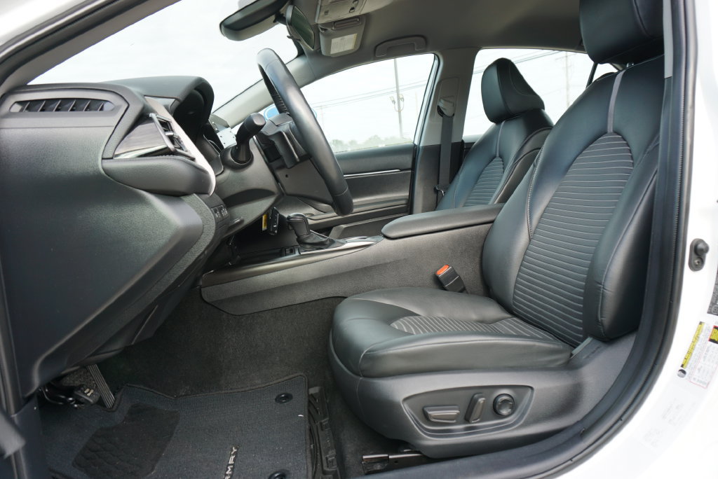Used 2024 Toyota Camry SE FWD image 16