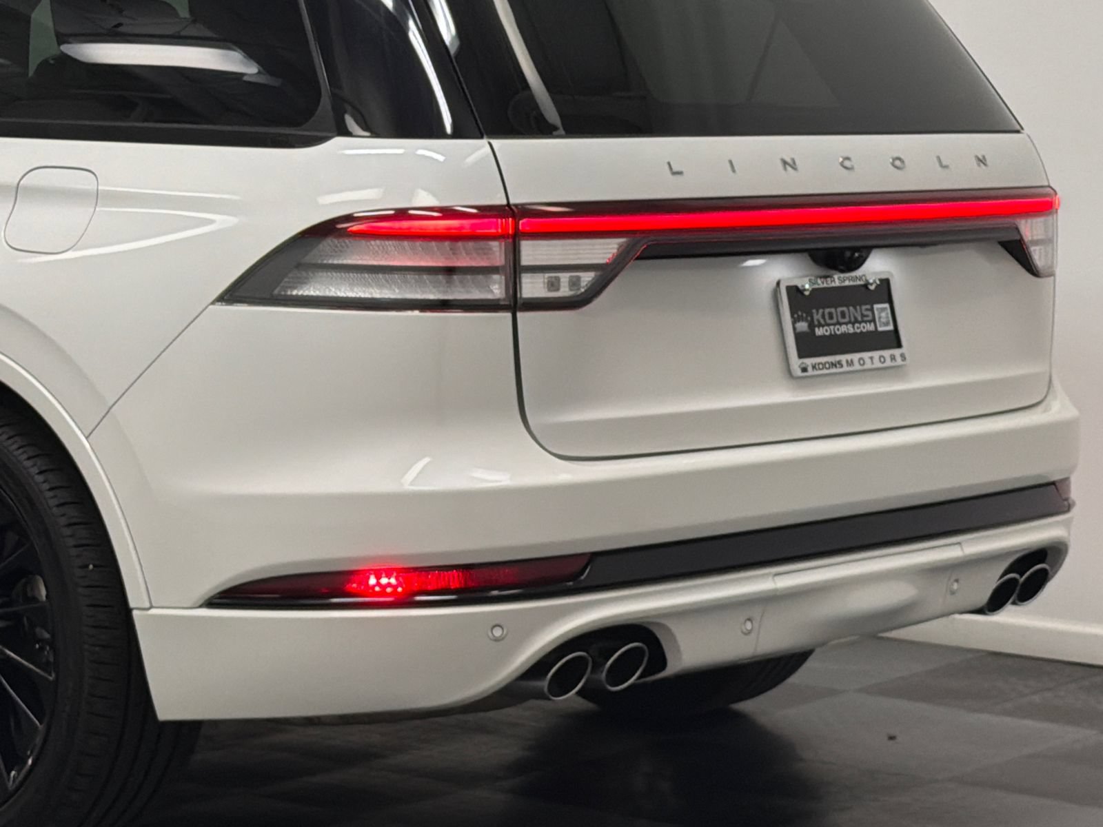 Used 2025 Lincoln Aviator Reserve w/ Equipment Group 201A AWD/4WD image 6