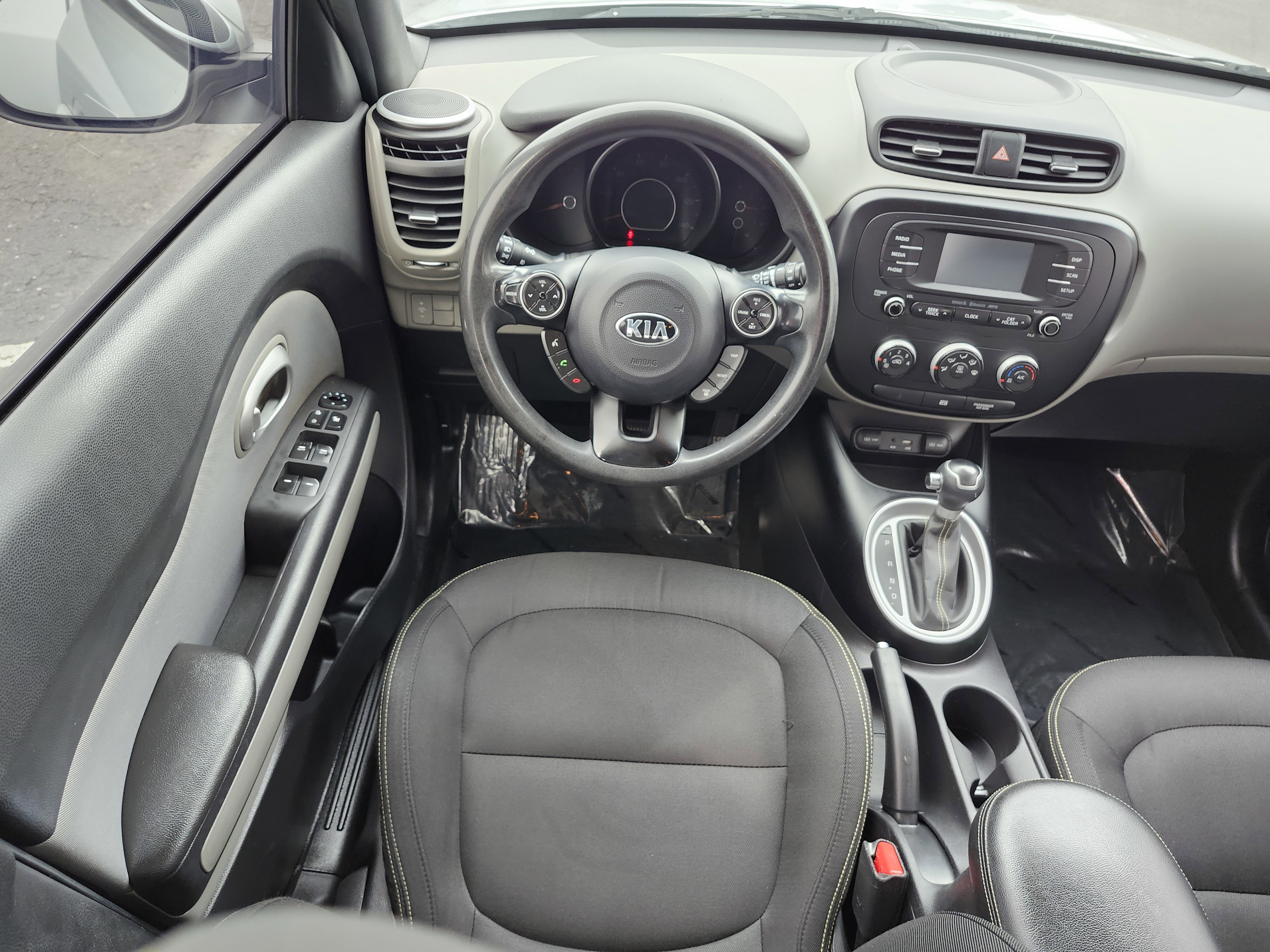 Used 2016 Kia Soul + image 22