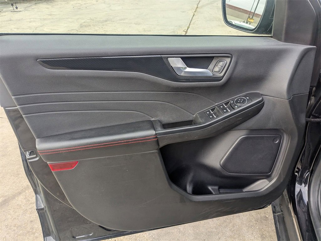 Used 2024 Ford Escape ST-Line image 11