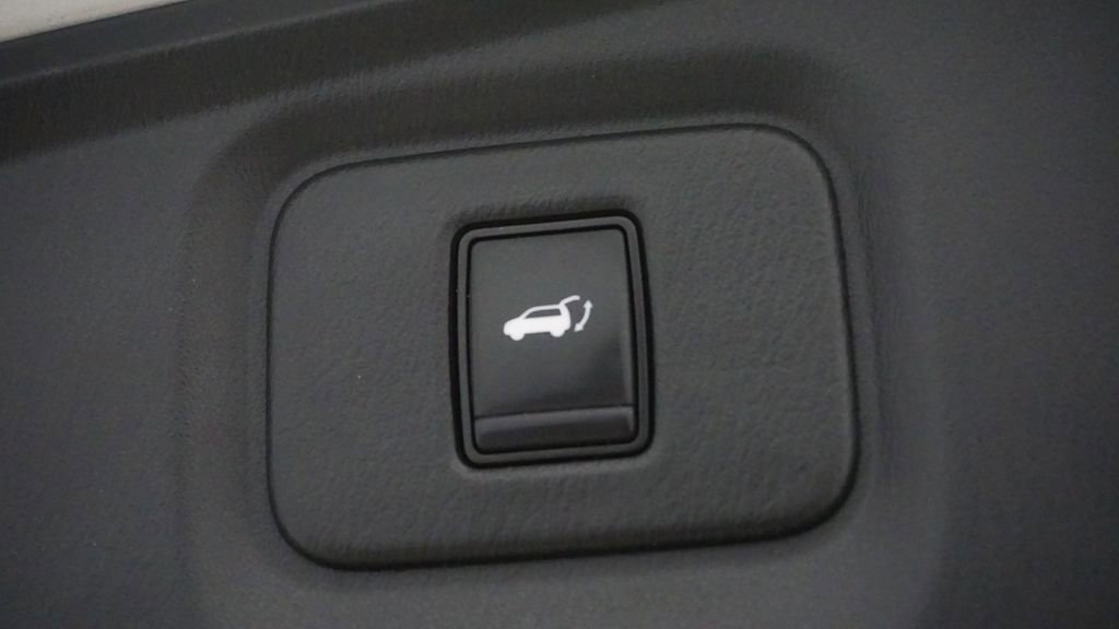 Used 2019 Nissan Pathfinder SL image 17