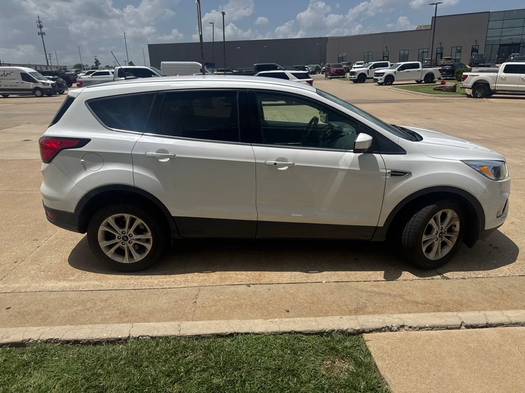 Used 2019 Ford Escape SE FWD image 6