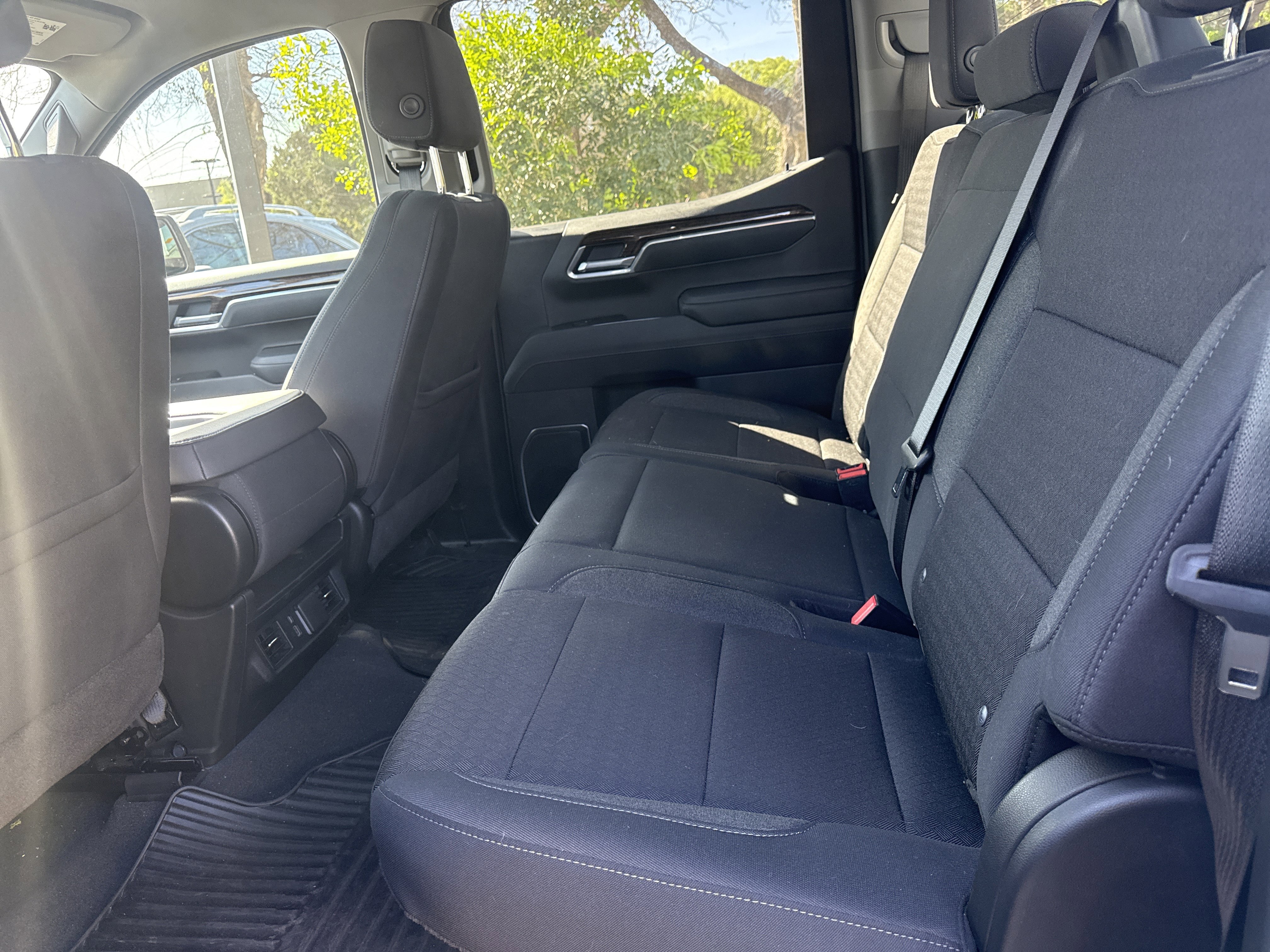 Used 2026 GMC Sierra 1500 SLE image 6