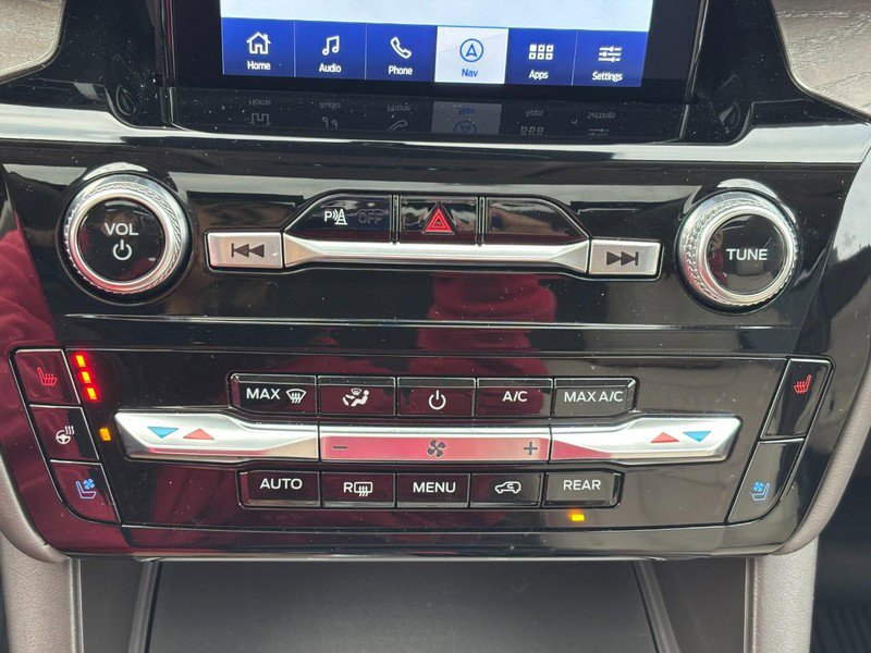 Used 2023 Ford Explorer Platinum w/ Technology Package image 27