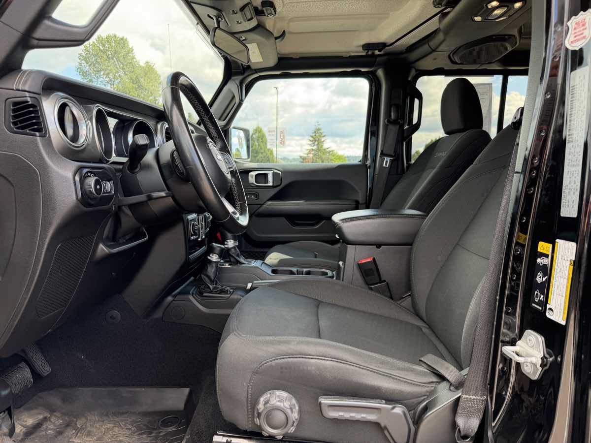 Used 2020 Jeep Wrangler Unlimited Sahara AWD/4WD image 14