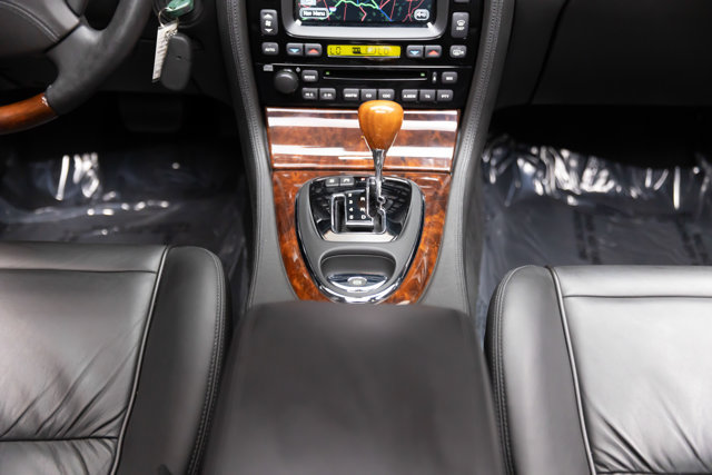 Used 2005 Jaguar XJ8 RWD image 90