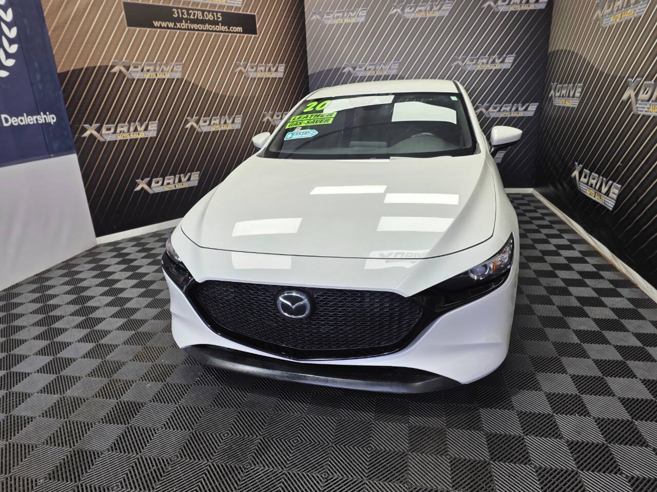 Used 2020 MAZDA MAZDA3 Hatchback FWD image 3