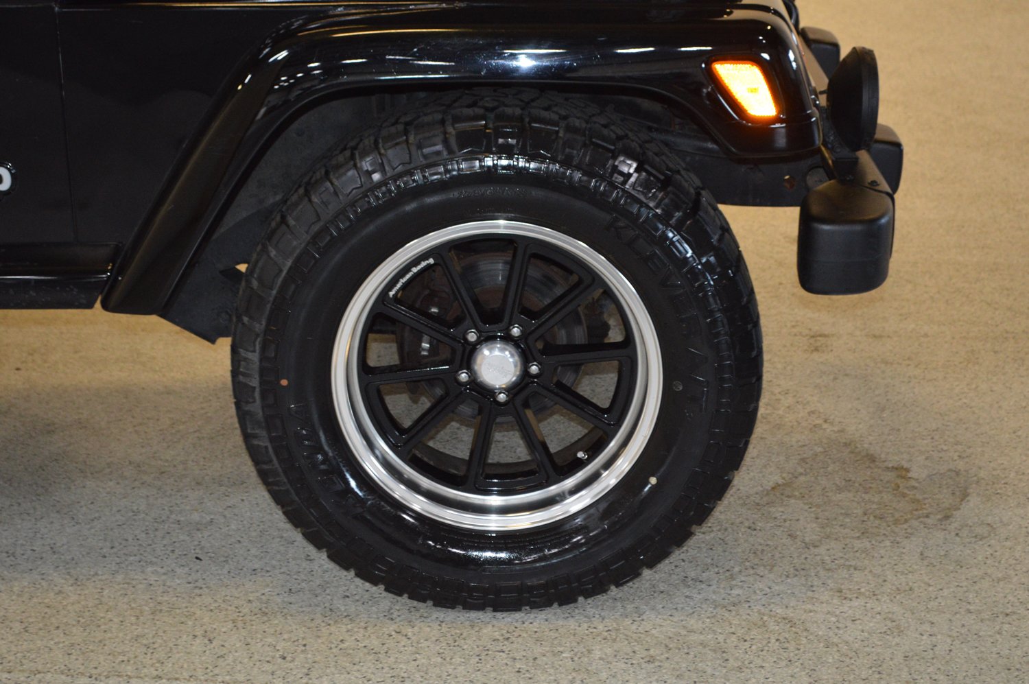 Used 2004 Jeep Wrangler Sahara w/ Dual Top Group AWD/4WD image 9