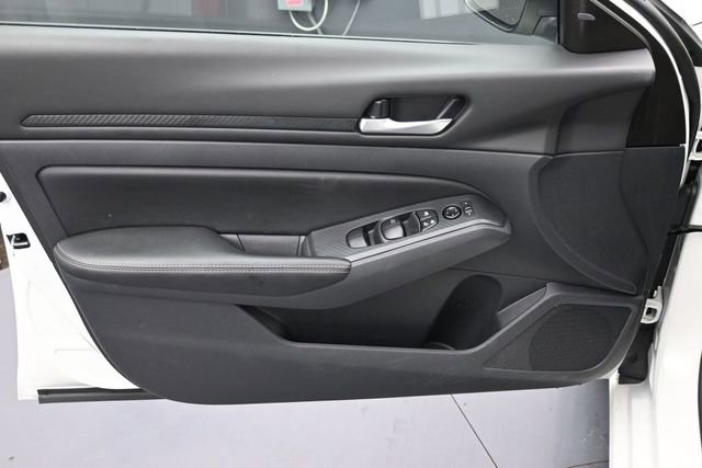 Used 2025 Nissan Altima 2.5 SV FWD image 16