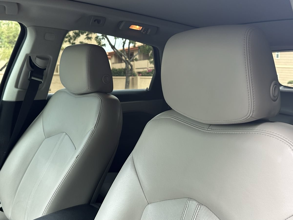 Used 2016 Cadillac SRX Luxury w/ Driver Awareness Package FWD image 23