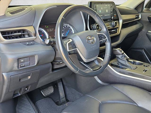 Used 2022 Toyota Highlander XLE FWD image 9