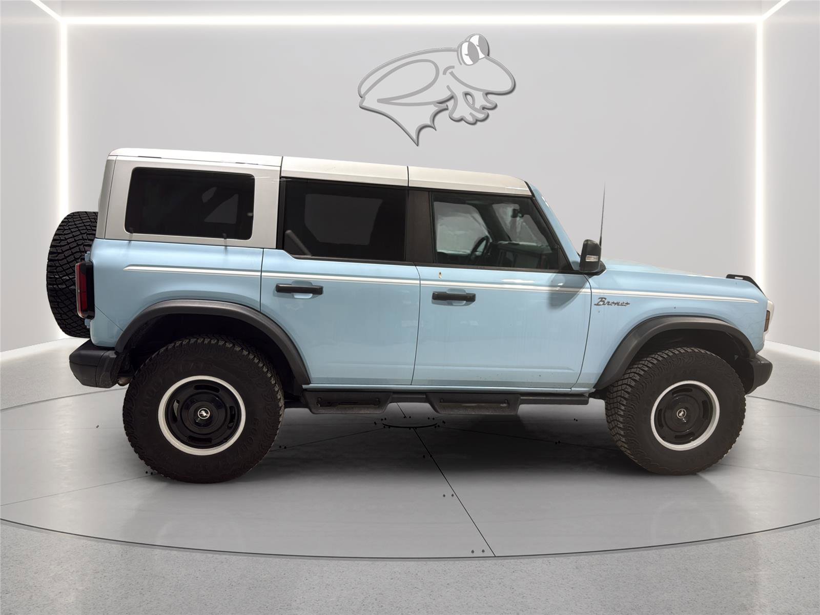 Used 2023 Ford Bronco Heritage Edition AWD/4WD image 7