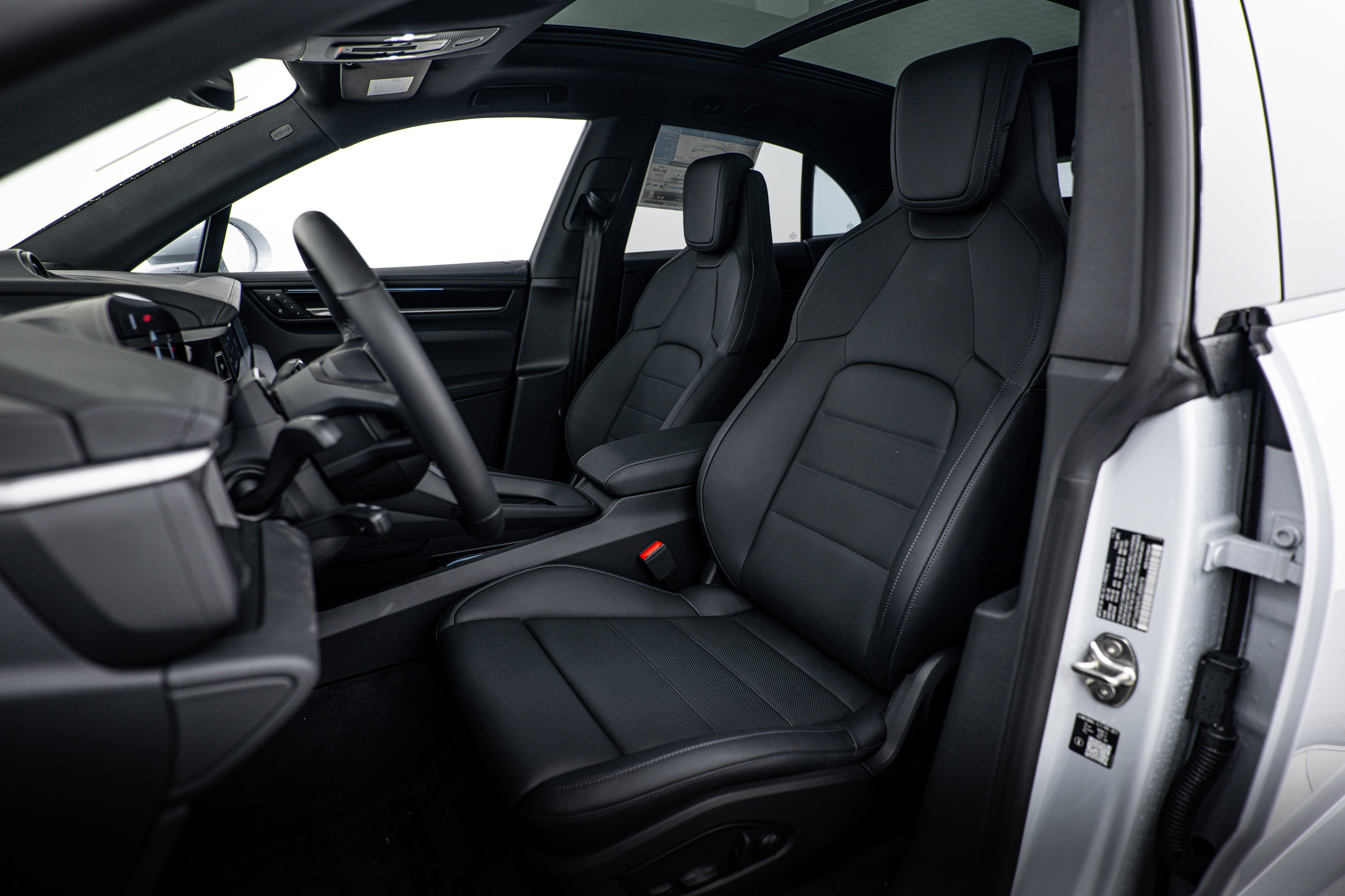New 2026 Porsche Macan 4 Electric AWD/4WD image 5