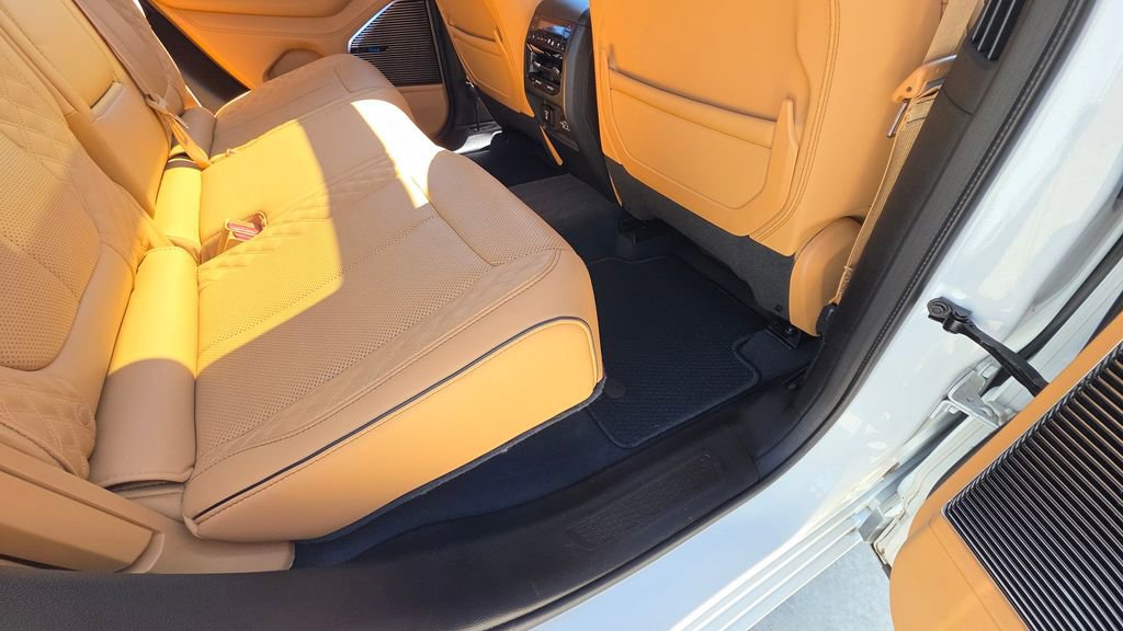 Used 2023 Jeep Grand Cherokee Summit AWD/4WD image 15