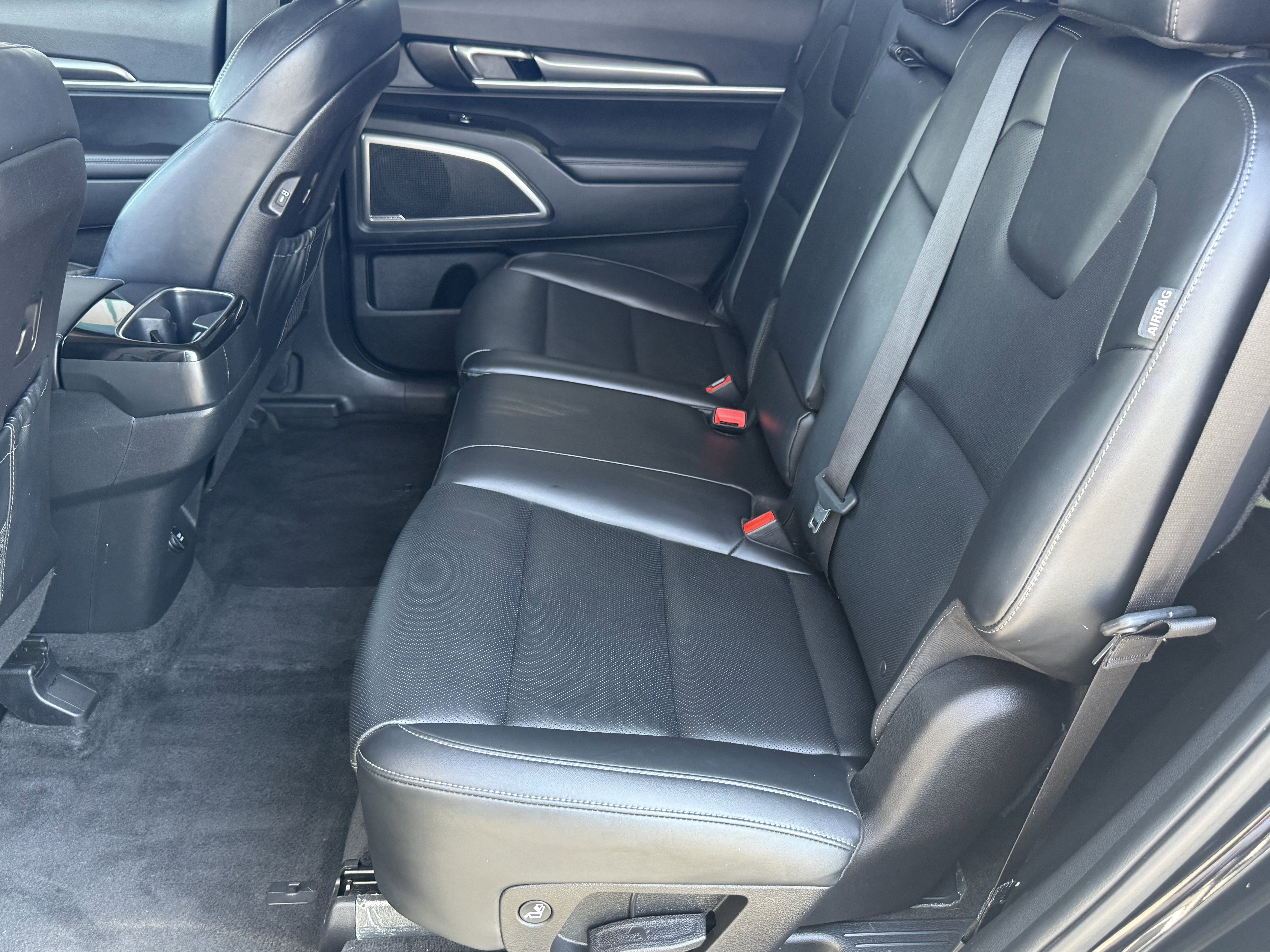 Certified 2025 Kia Telluride LX image 26