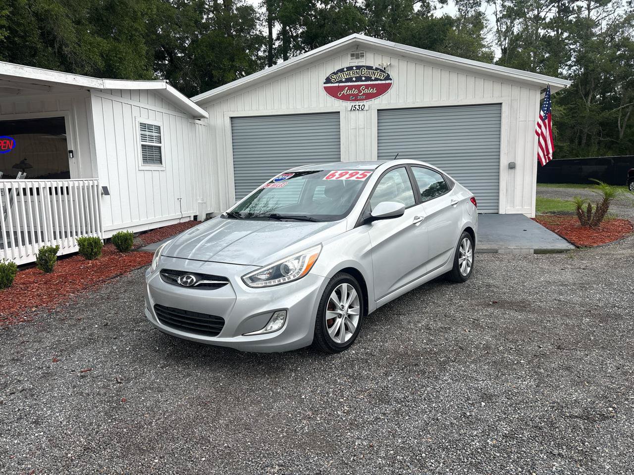 Used 2014 Hyundai Accent GLS w/ Option Group 2 FWD image 1