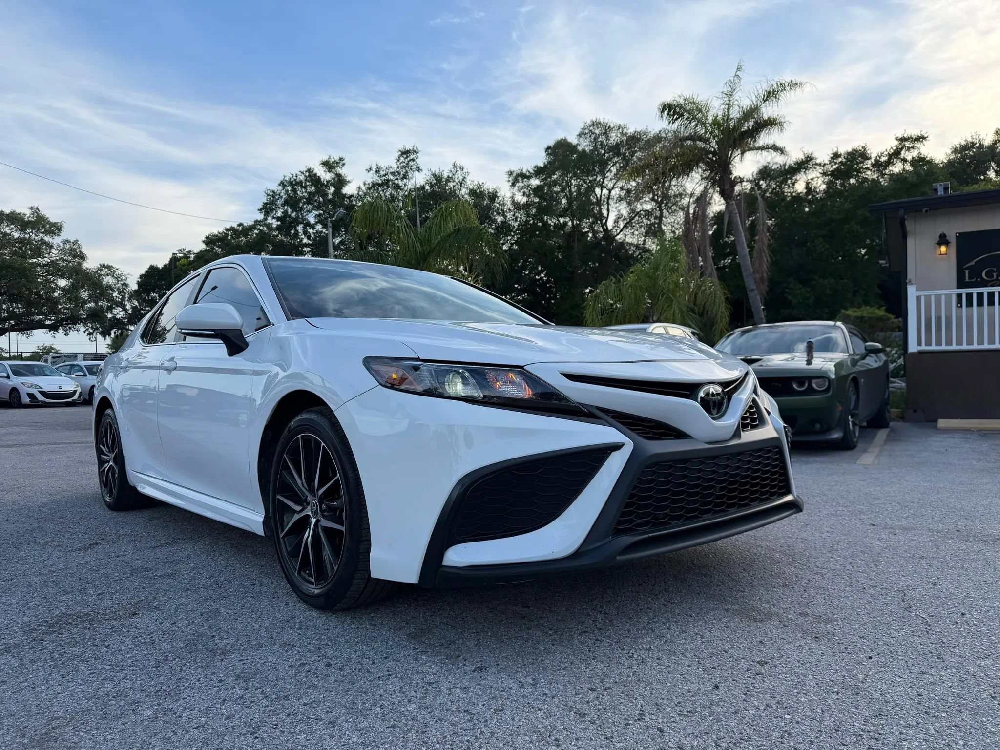 Used 2024 Toyota Camry SE w/ Convenience Package FWD image 3