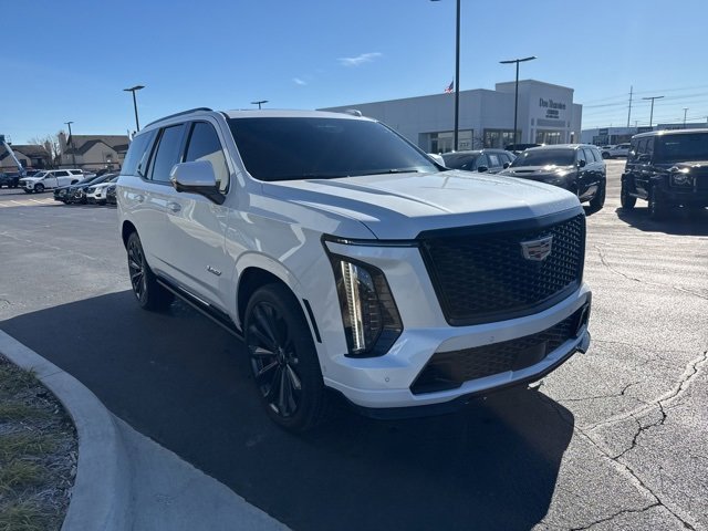 Used 2025 Cadillac Escalade V image 11
