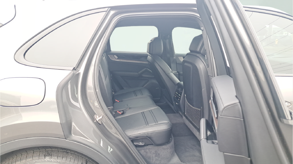Used 2024 Porsche Cayenne S AWD/4WD image 14
