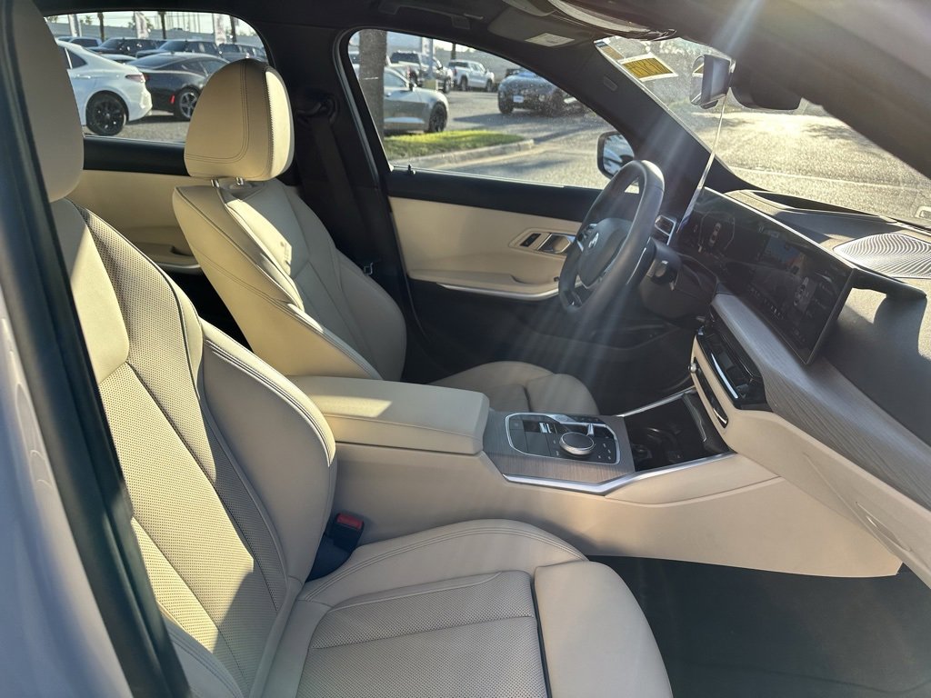 Used 2025 BMW 330i Sedan w/ Premium Package image 22
