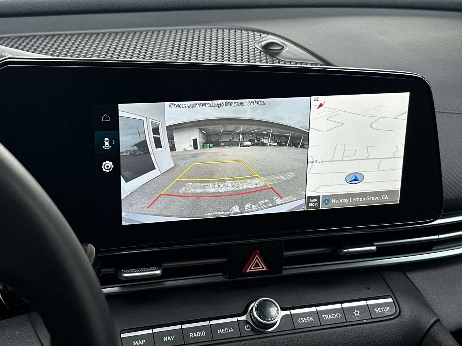 Used 2025 Hyundai Elantra Limited FWD image 18
