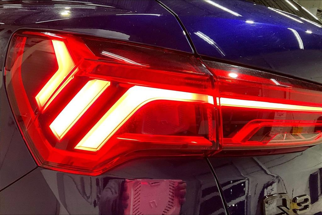 Certified 2025 Audi Q3 2.0T Premium w/ Convenience Package image 23