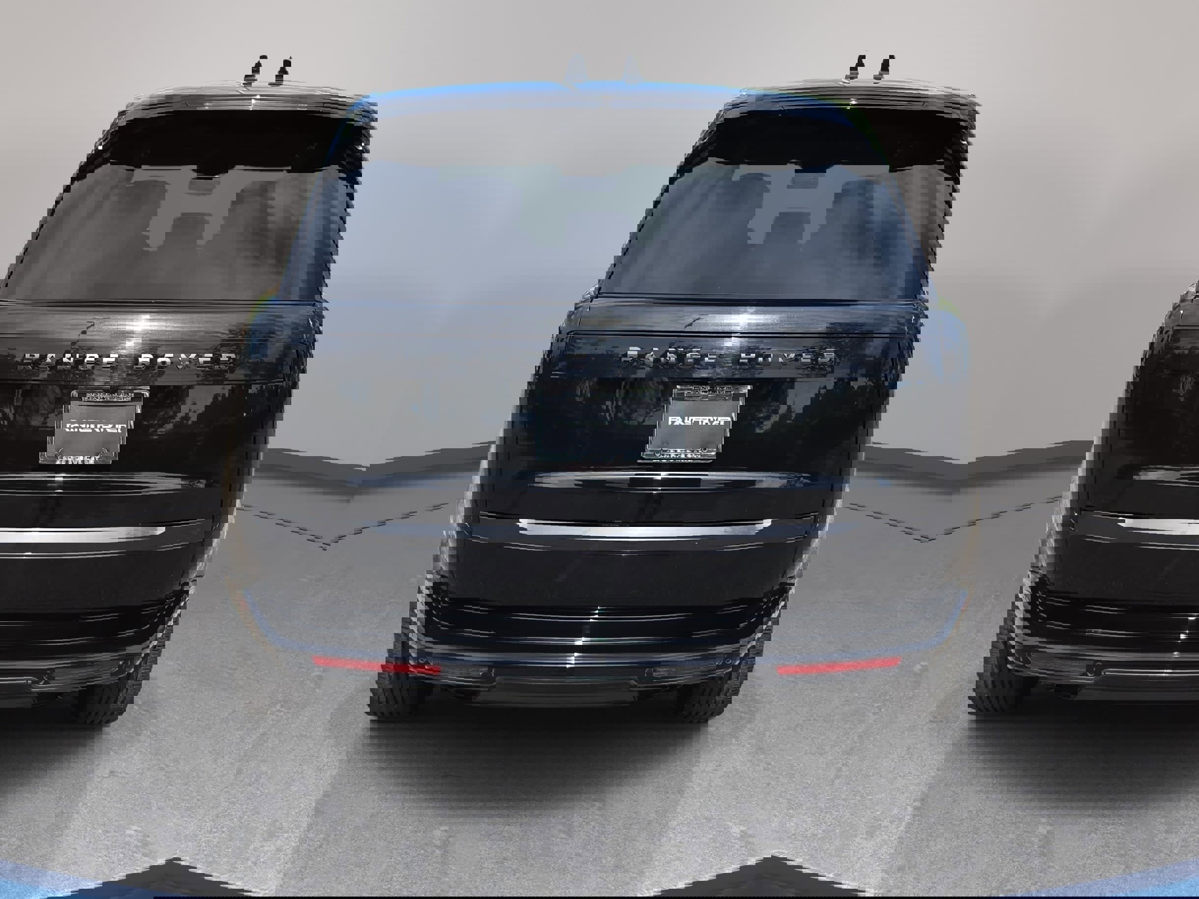 Certified 2025 Land Rover Range Rover Long Wheelbase Autobiography AWD/4WD image 6