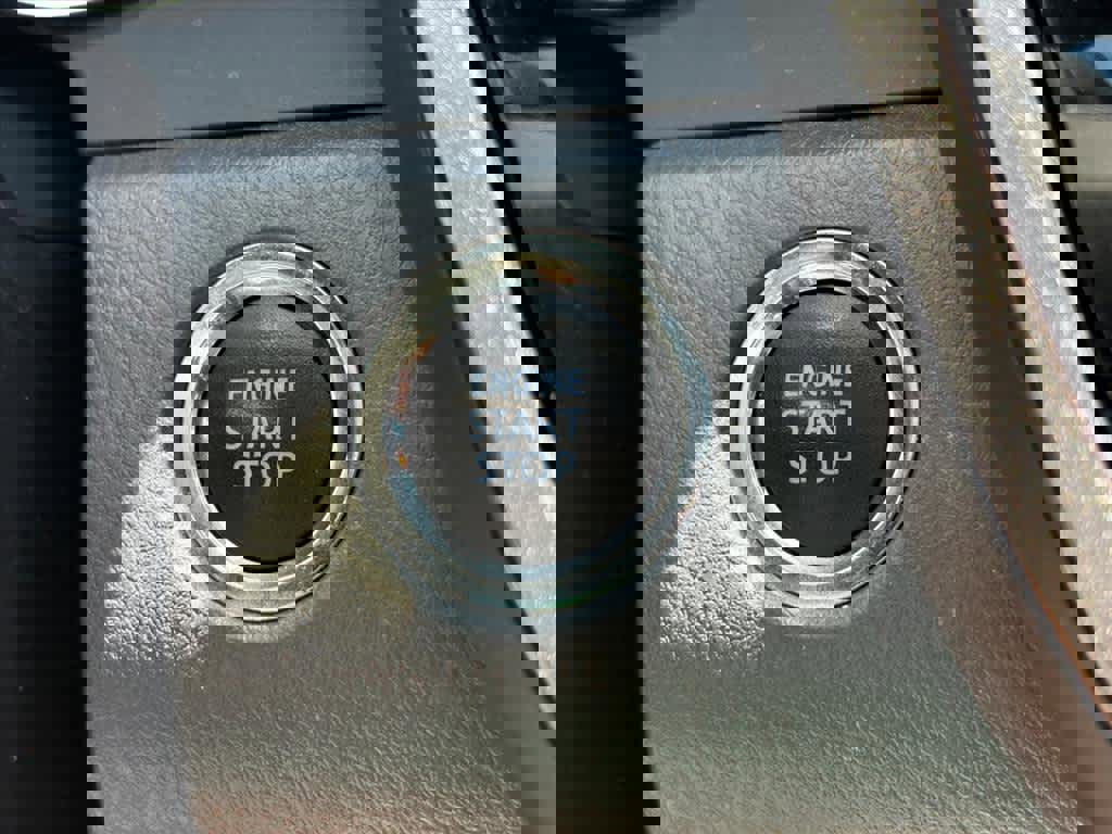 Used 2021 Toyota Camry XLE FWD image 18