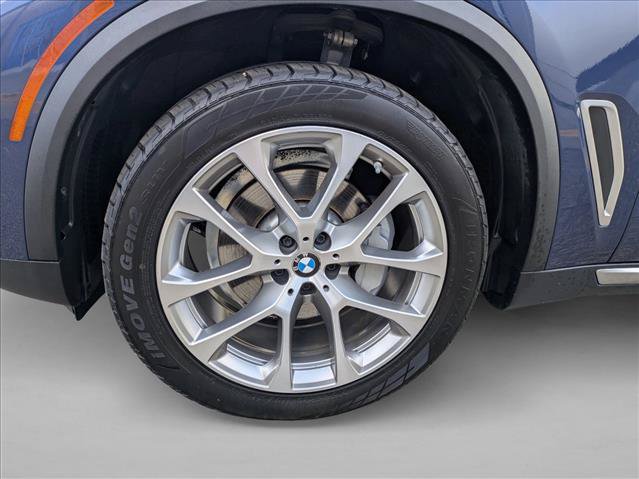 Used 2021 BMW X5 xDrive40i w/ Premium Package 3 AWD/4WD image 25
