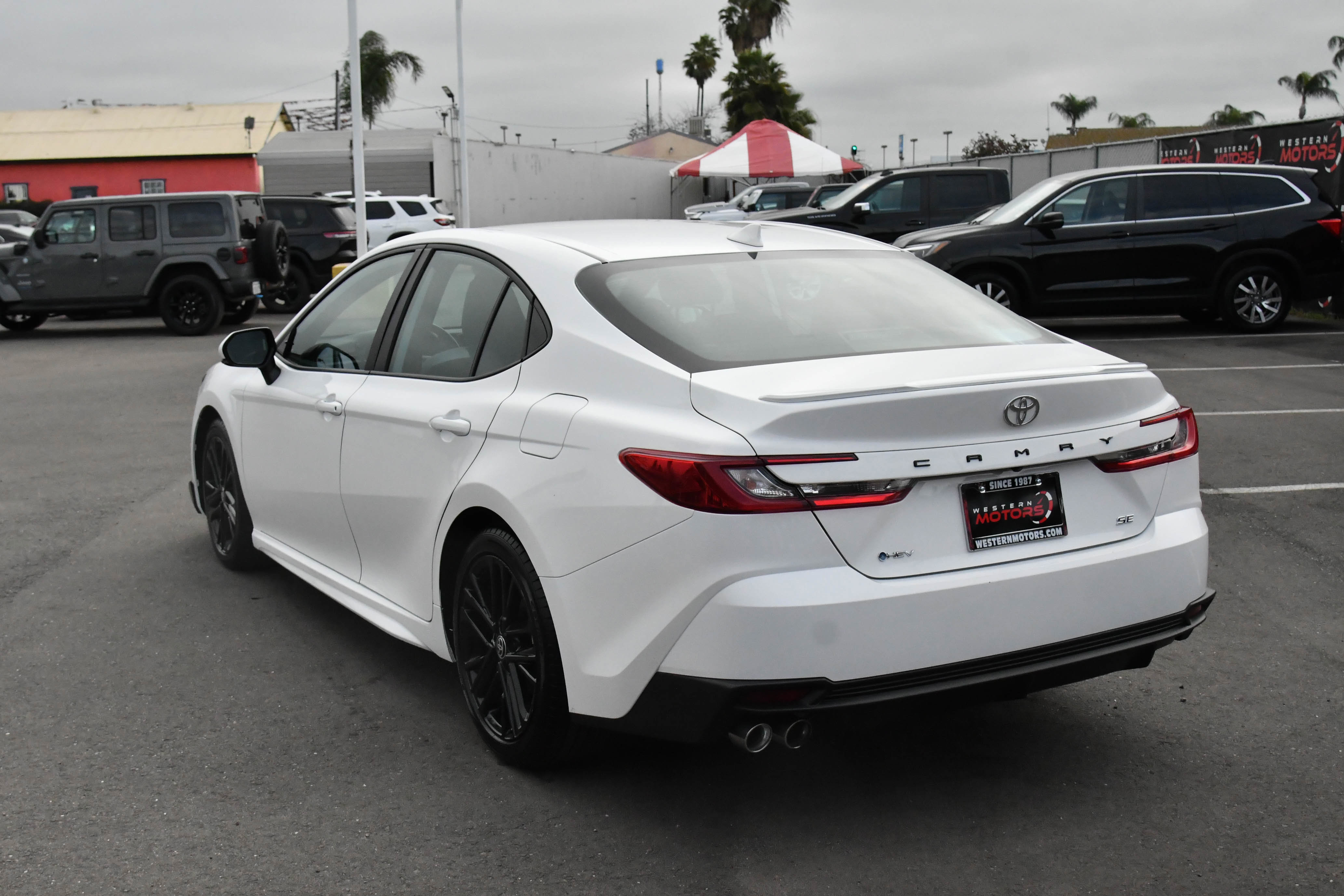 Used 2025 Toyota Camry SE image 6