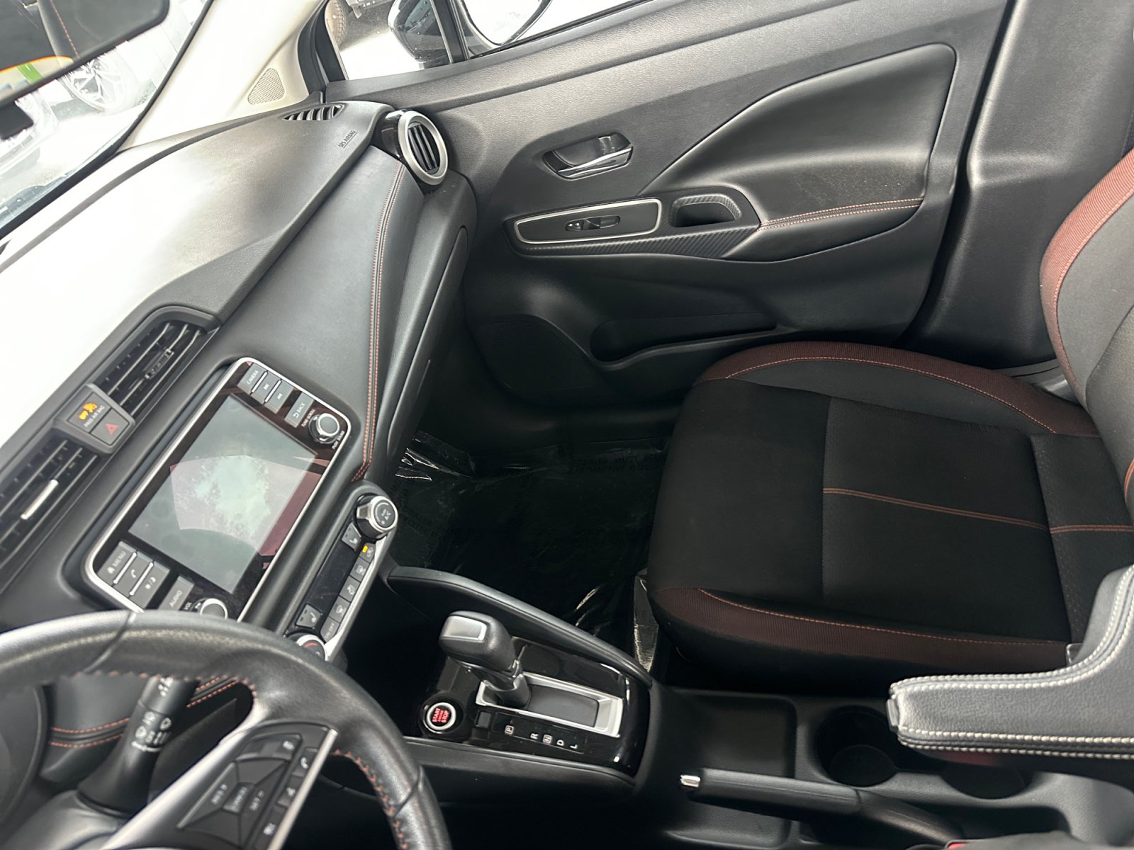 Used 2022 Nissan Versa SR w/ Convenience Package FWD image 21