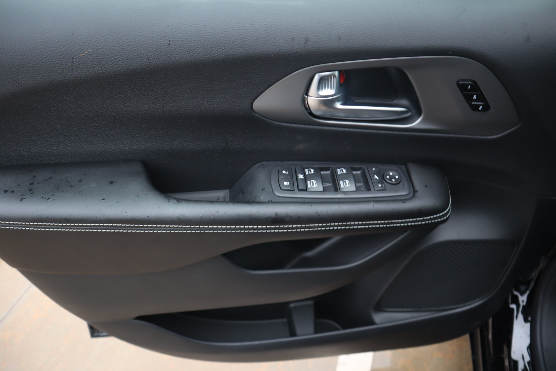 New 2027 Chrysler Pacifica Limited FWD image 17