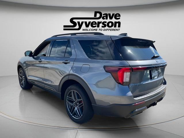 Used 2025 Ford Explorer ST-Line w/ ST-Line Street Pack AWD/4WD image 6