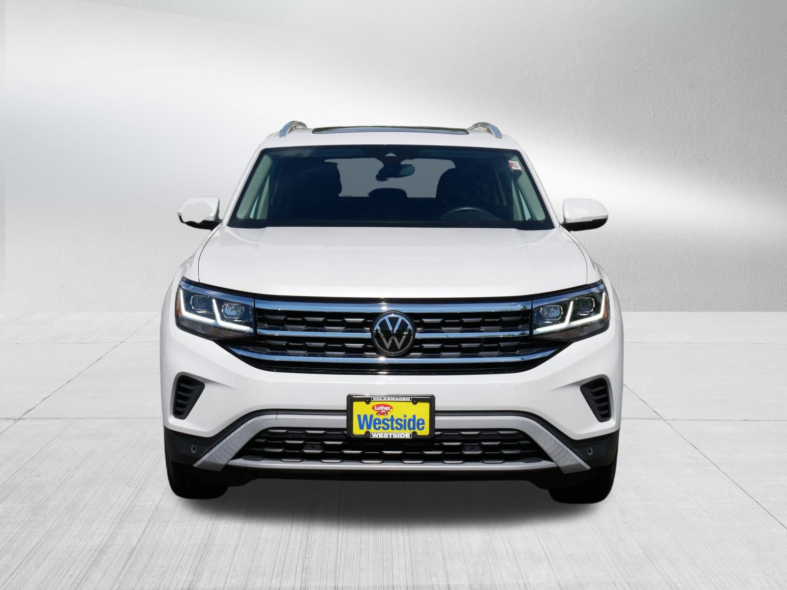 Used 2023 Volkswagen Atlas SEL AWD/4WD image 2