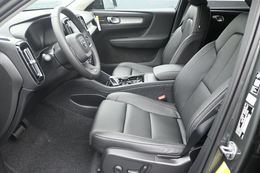 New 2026 Volvo XC40 B5 Plus w/ Climate Package AWD/4WD image 11