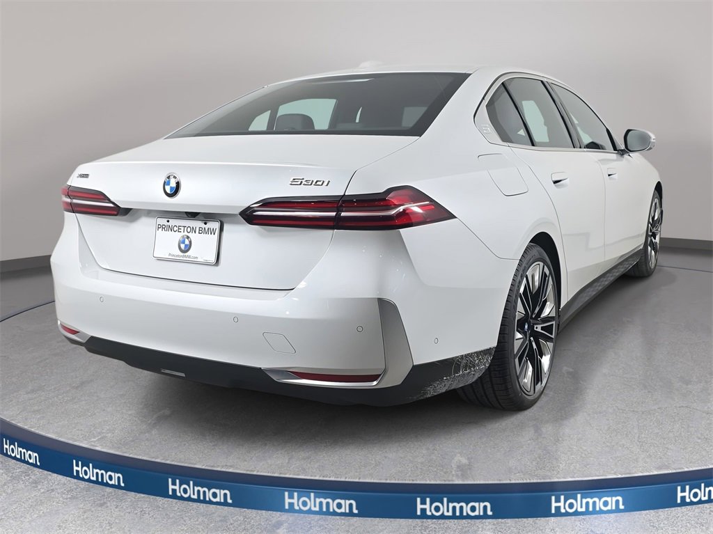 Used 2026 BMW 530i xDrive w/ Premium Package image 6