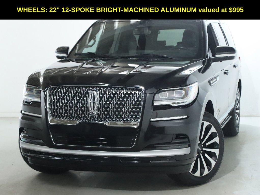 Used 2022 Lincoln Navigator Reserve image 3