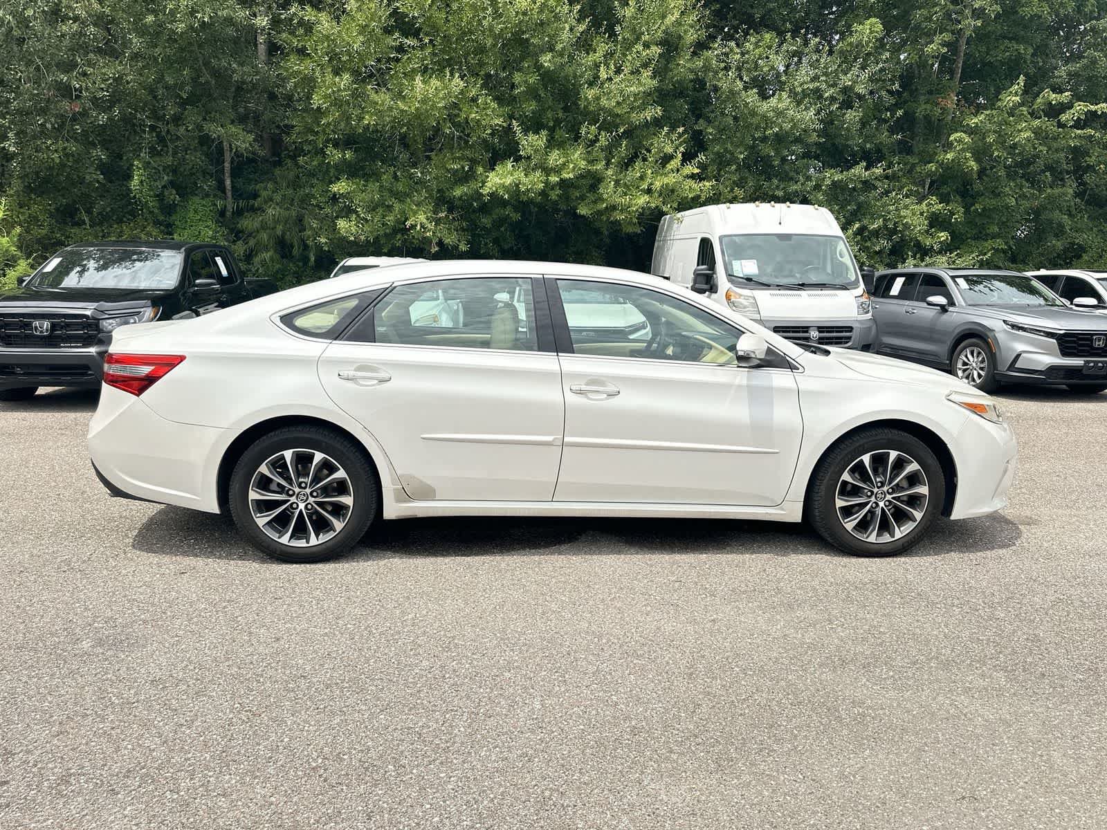 Used 2016 Toyota Avalon XLE FWD image 7