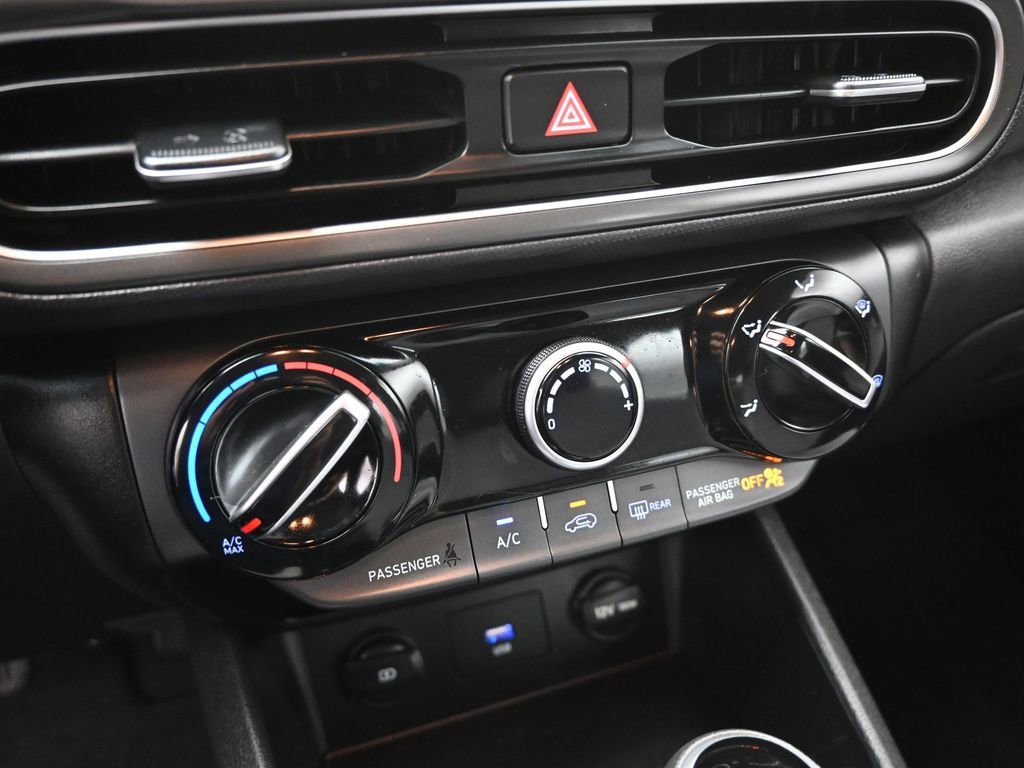 Used 2023 Hyundai Kona SEL image 17