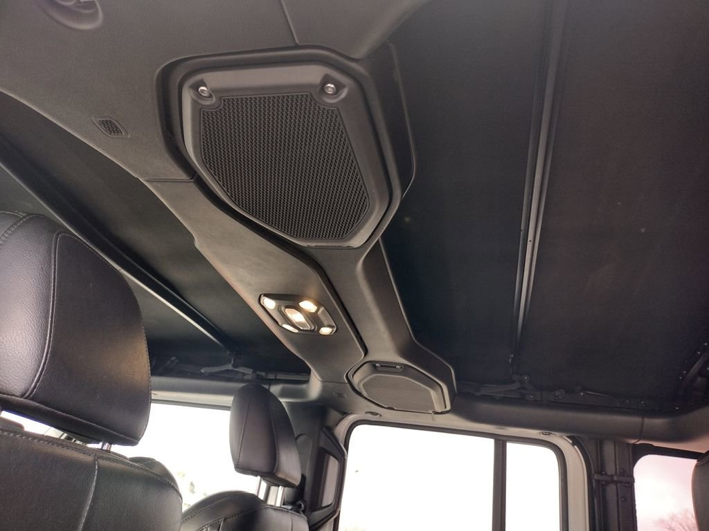 Used 2022 Jeep Wrangler Unlimited Sahara w/ Cold Weather Group image 23