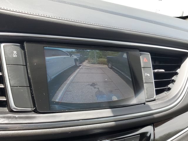 Used 2018 Buick Enclave Essence FWD image 21
